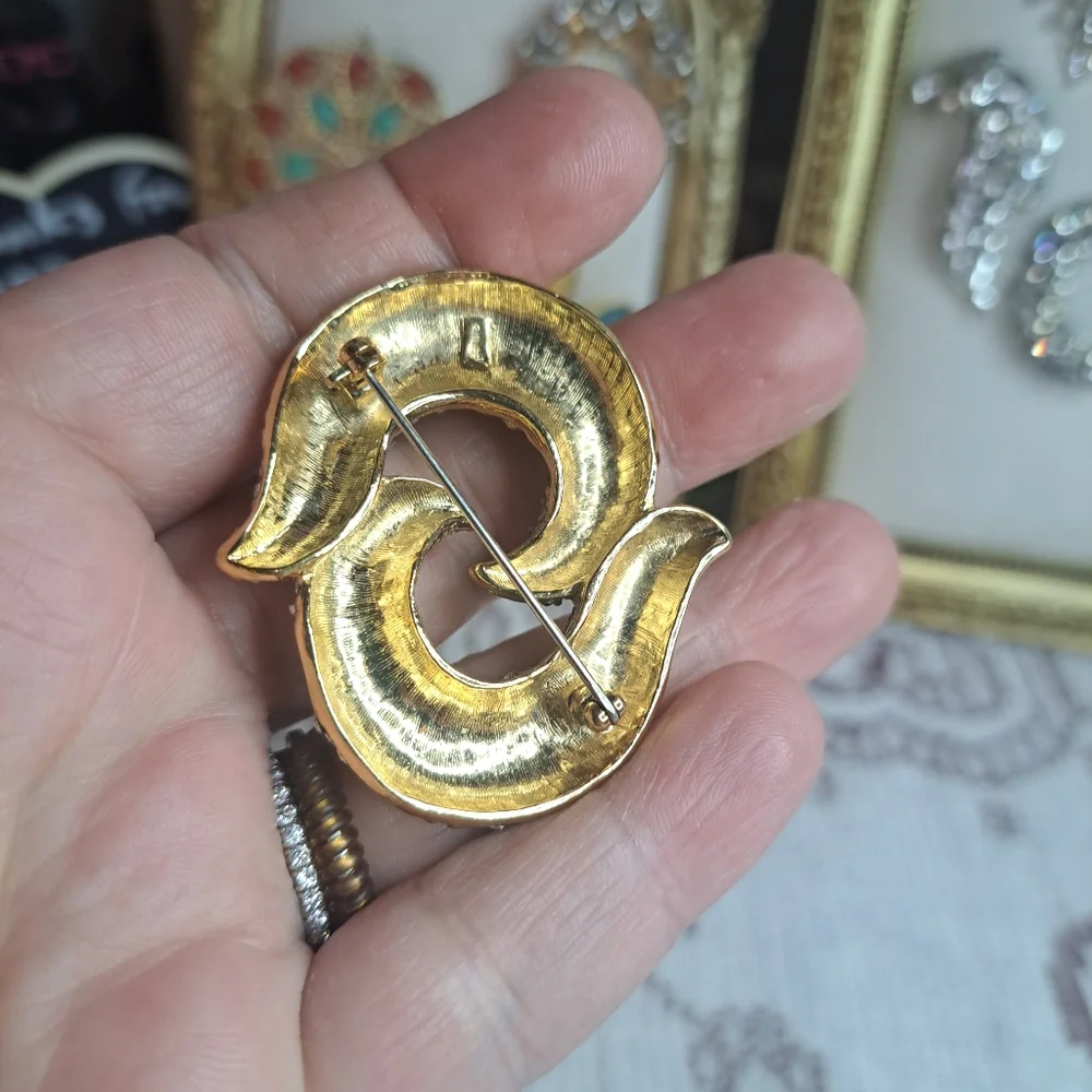 Vintage Black and Gold Crystal Brooch - Picture 2 of 2